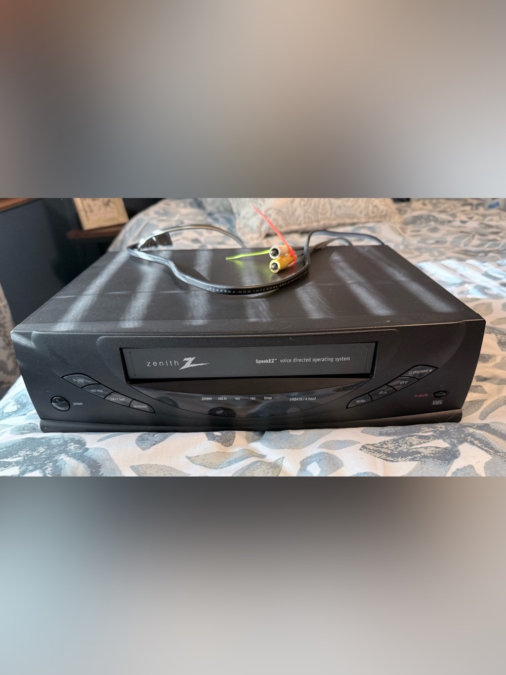 Zenith Black VCR VRB410 SpeakEZ